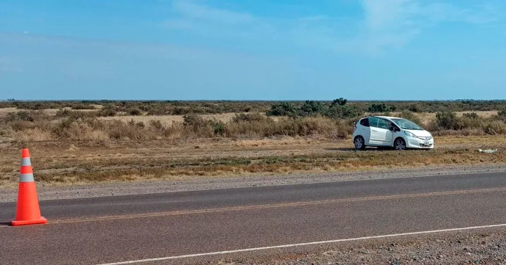 Susto camino a El Cóndor: un automóvil se despistó