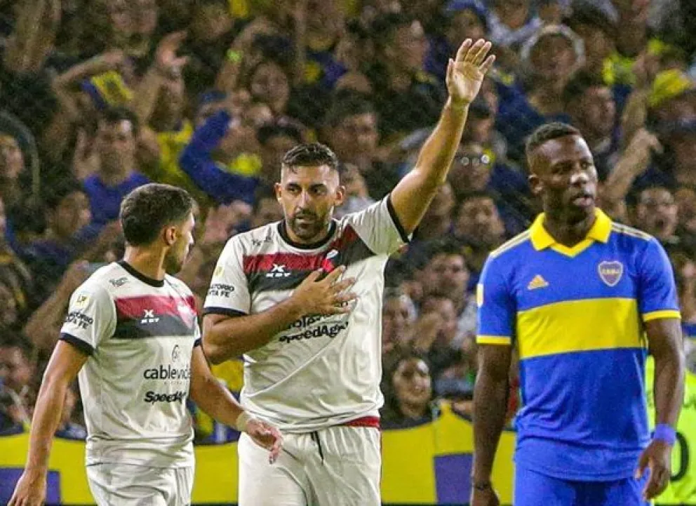 Boca sin reacción: perdió con Colón con un gol desde el vestuario