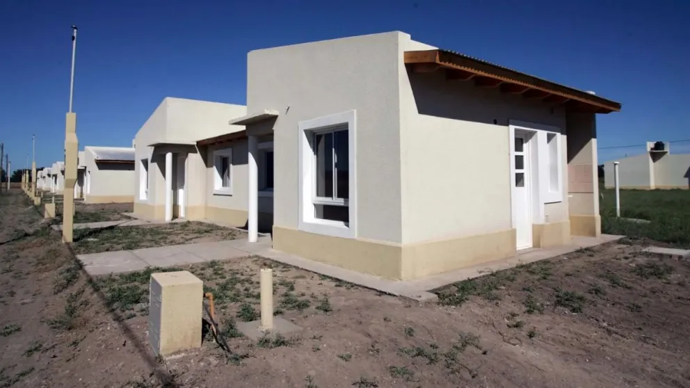  La provincia será garante en la construcción de viviendas nacionales: “El déficit es muy grande”