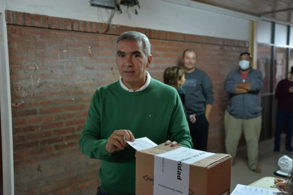 Votó temprano Facundo López, el jefe del bloque de Juntos Somos Río Negro
