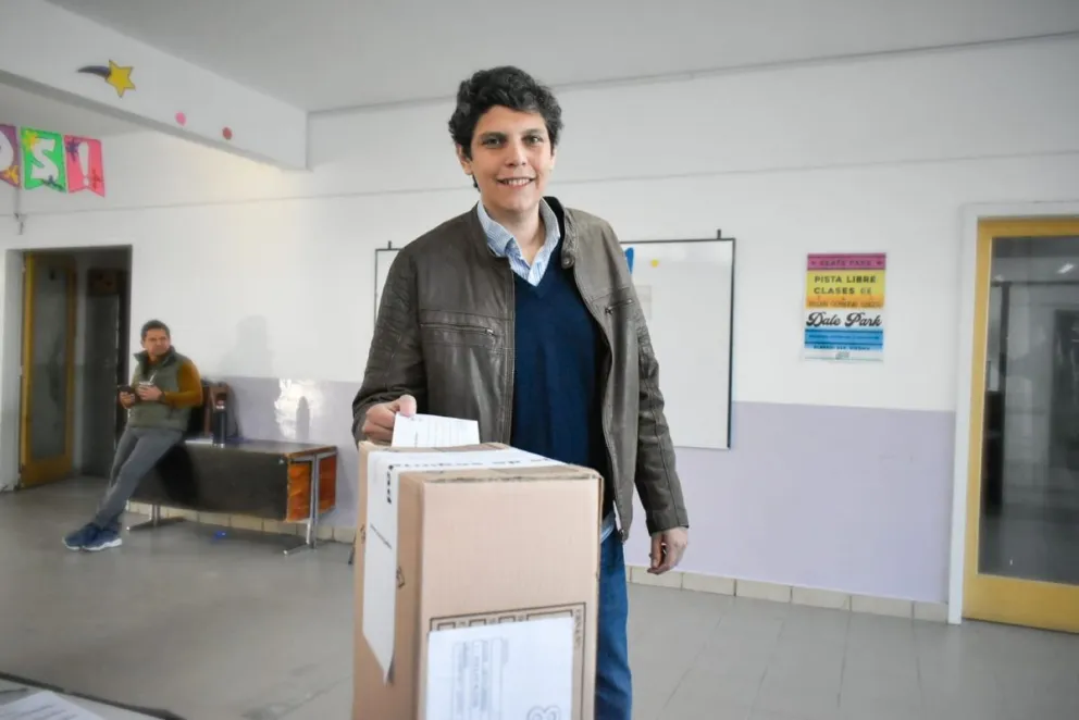 Barreno convocó a votar a "representantes que honren el mandato del Pueblo"