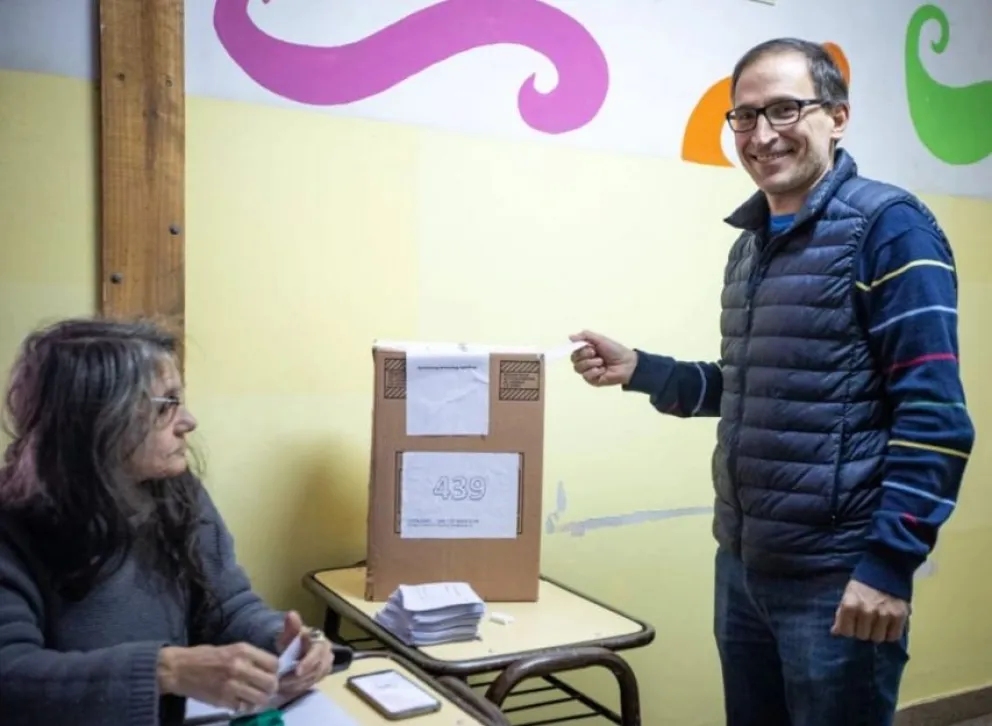 Agustín Domingo emitió su voto: “Esperamos que todo transcurra con normalidad”