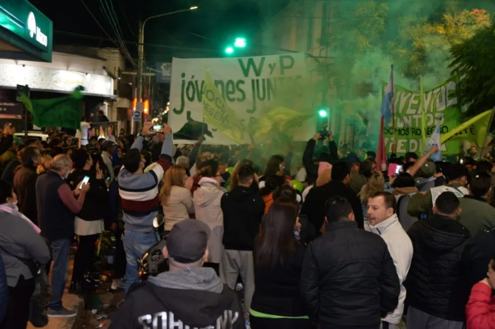 Juntos Somos Río Negro insistió en su independencia y diferencia con los partidos de alcance nacional 