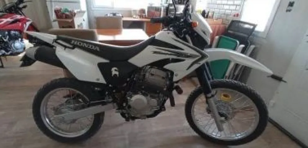 Una joven sufrió el robo de su moto a punta de pistola 