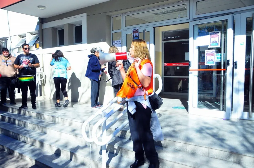 Viedma con atención médica reducida por paro y asamblea