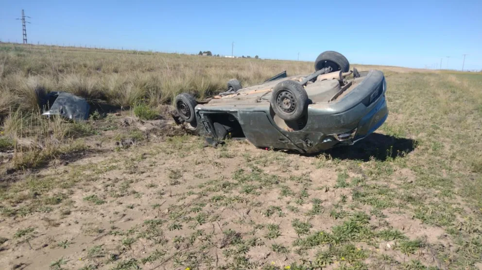 Un médico viedmense sufrió un vuelco en la ruta nacional 3