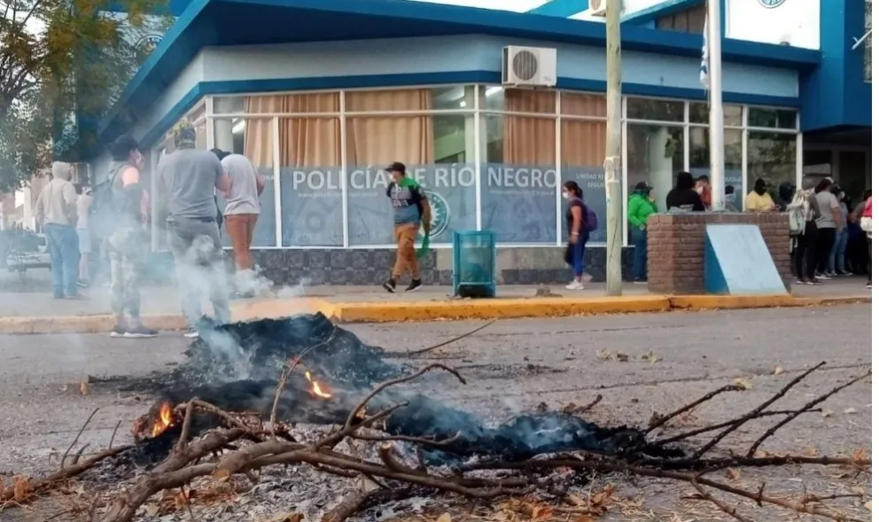 Destraban el conflicto policial y liberan la Regional II en Roca