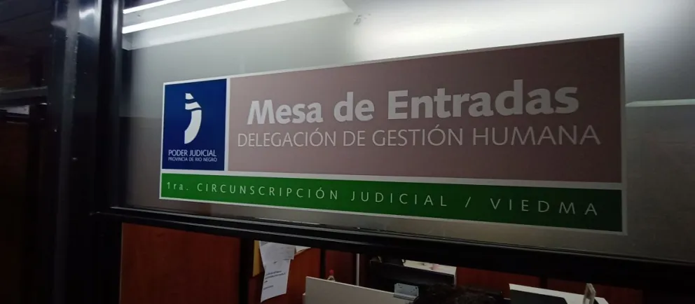 El juez Leandro Javier Oyola fue quien libró la orden de desalojo