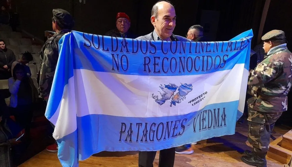 El colmo: le robaron la bandera argentina a soldados continentales
