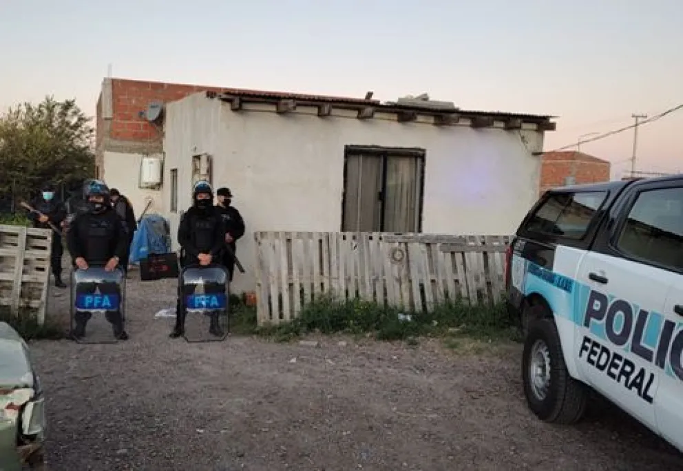 Golpe al narcotráfico en la Toma Unión: dos detenidos por tener un kiosco con gran cantidad de cocaína
