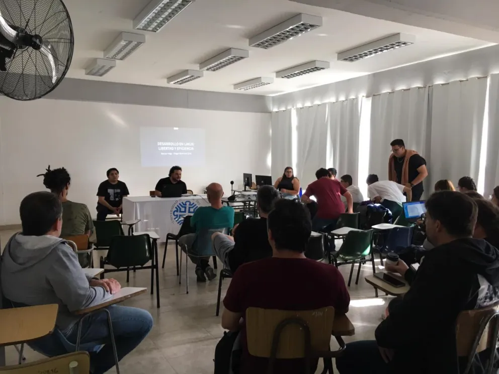 Un festival de software libre, el grooming y los abusos de la tecnología