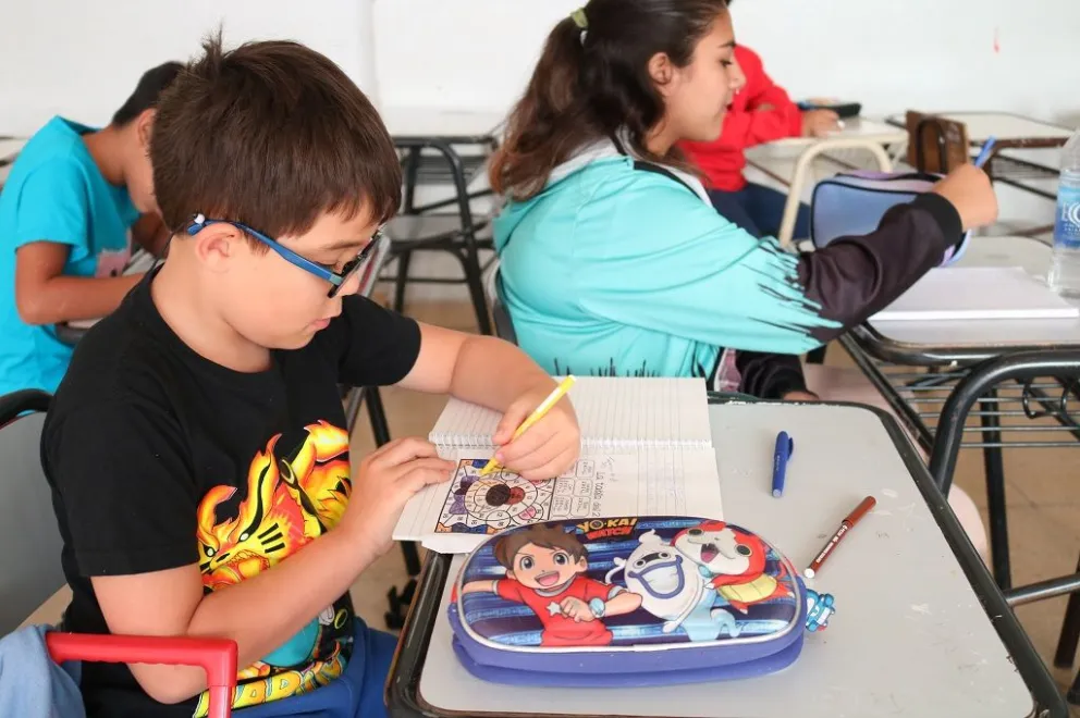 Educación ofrece apoyo escolar los sábados y clubes de robótica y ajedrez