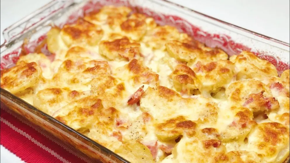 Una delicia: papas gratinadas con panceta y queso cheddar