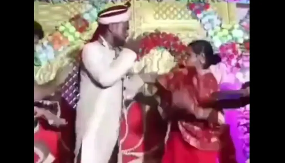 Video: se estaban casando y se agarraron a los golpes delante de los invitados