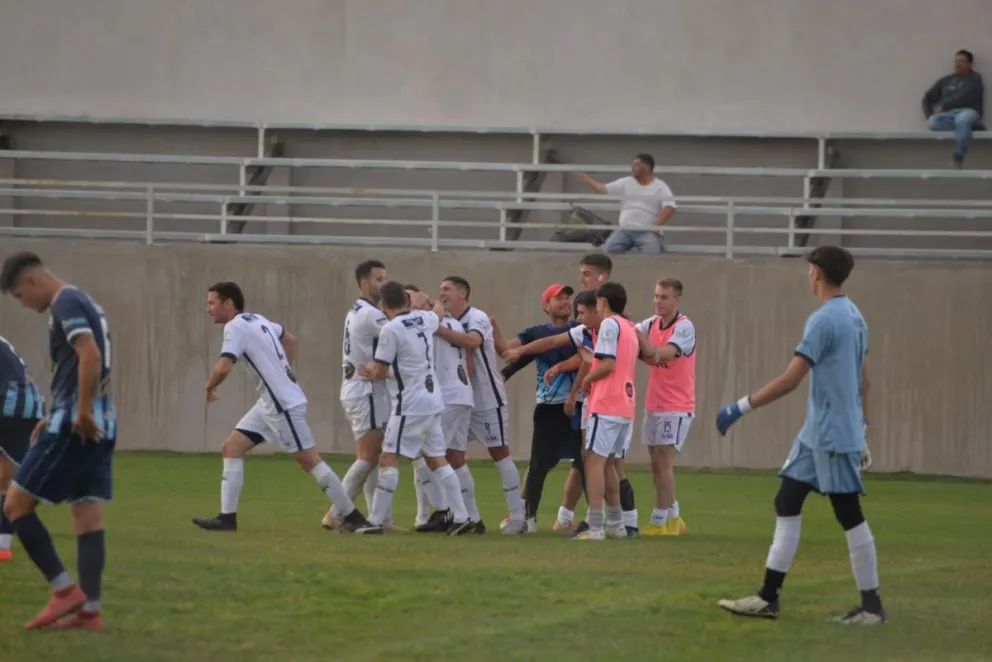 Lo dejó sin invicto: Villalonga se quedó con la victoria ante Sol de Mayo