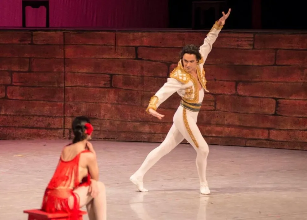 Gerardo Wyss un hijo de Viedma que consolida su carrera en el Teatro Colón