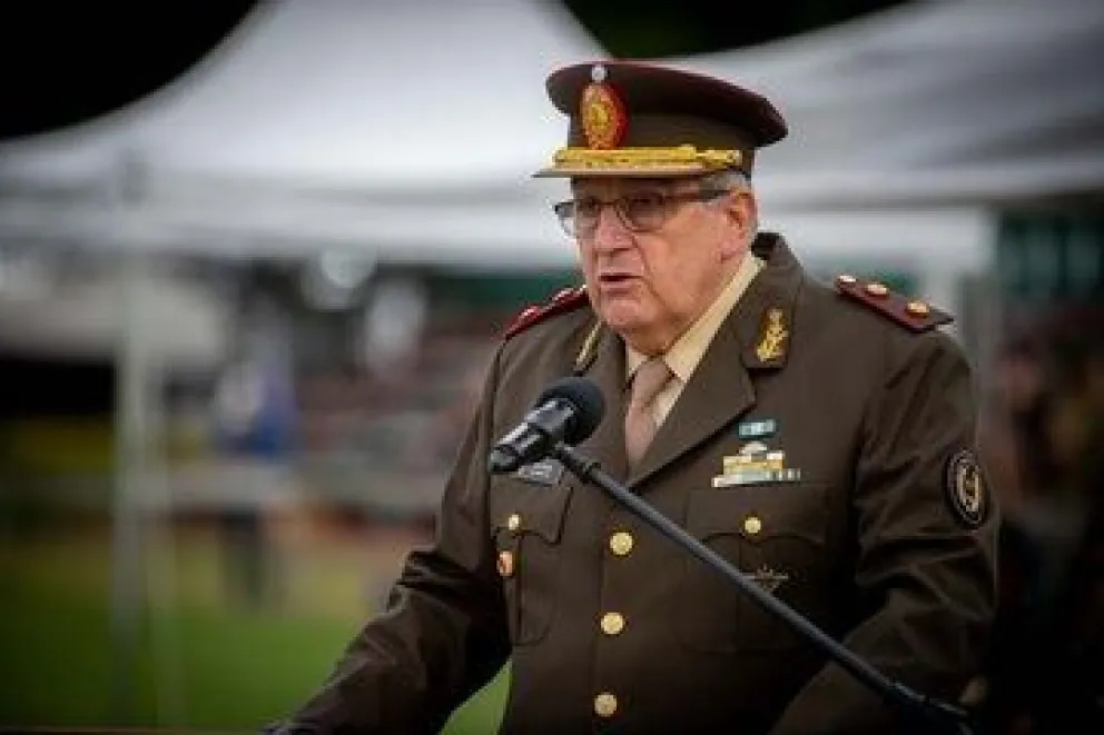 Remueven a un general retirado del ejército por reivindicar la dictadura