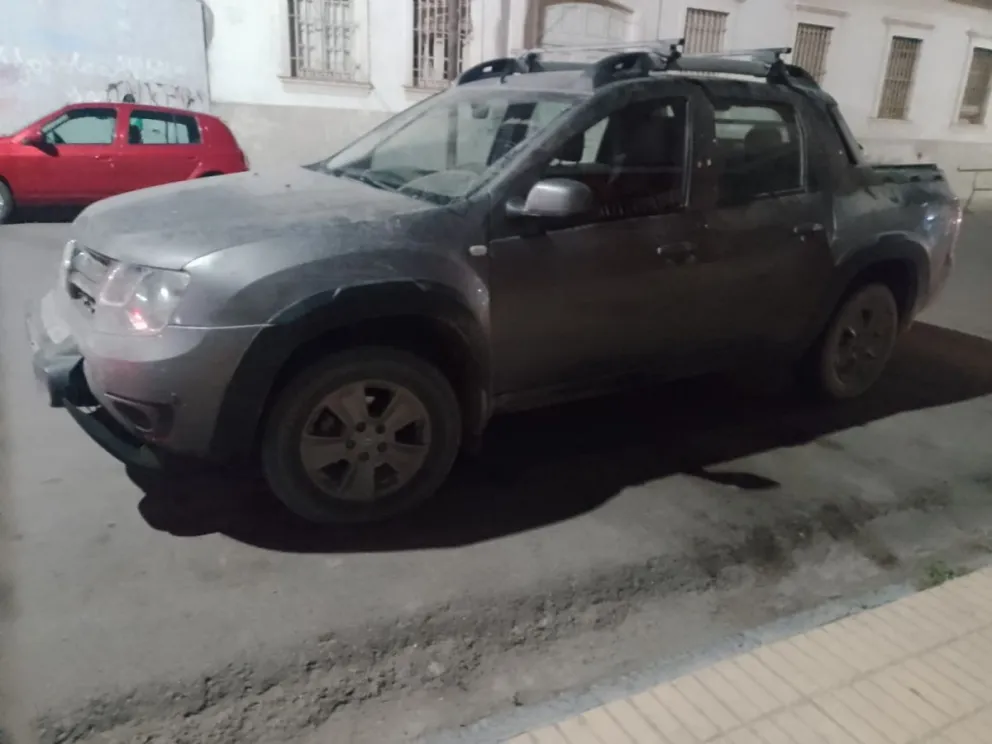 Una pareja discutió adentro de una camioneta y el hombre estaba armado