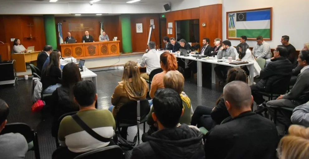 El tribunal viedmense escuchará a casi una docena de testigos para seguir echando luz