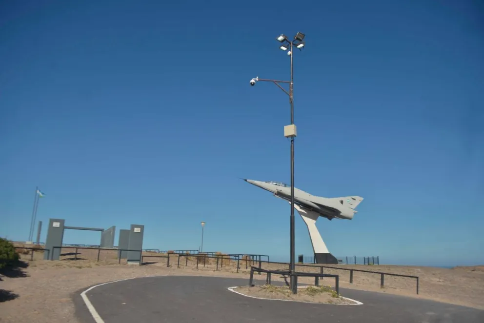Funcionan las cámaras de seguridad en El Cóndor, a varios meses del anuncio de su instalación 