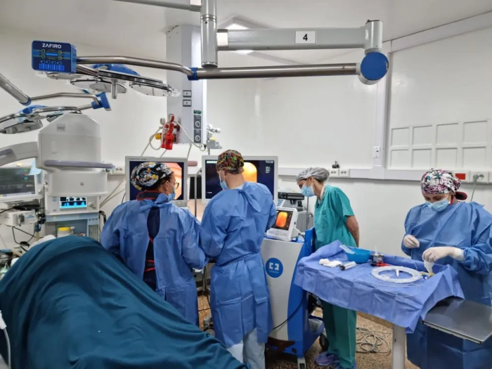Realizan en Viedma una inédita exploración intestina con equipos médicos sofisticados