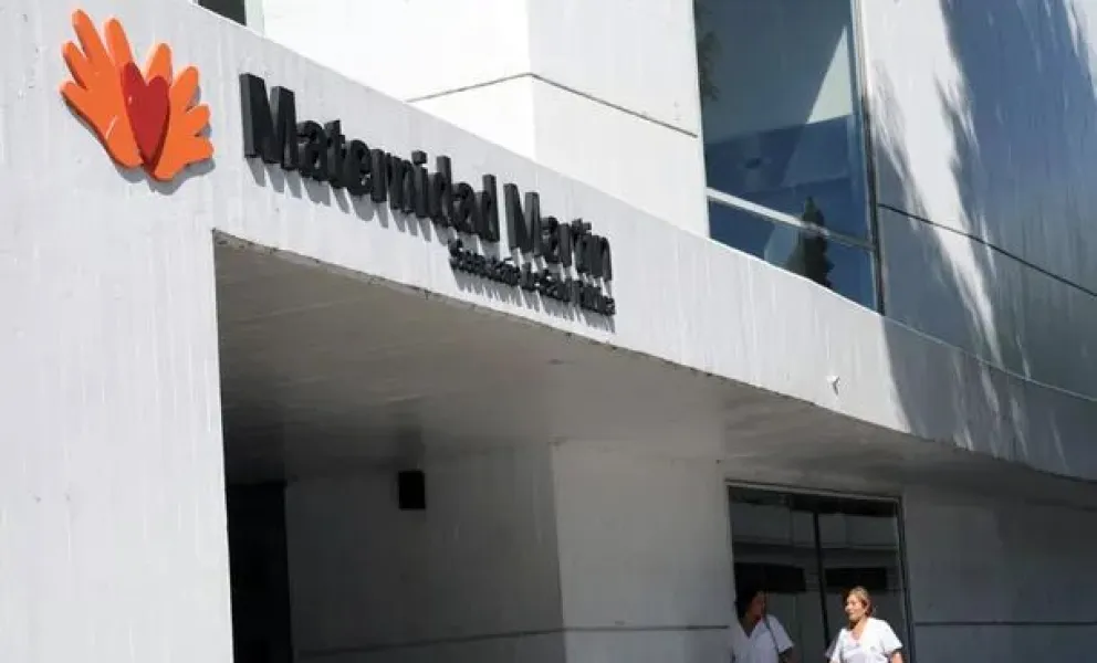 Una mujer policía salvó la vida de una beba que nació en un parto domiciliario 