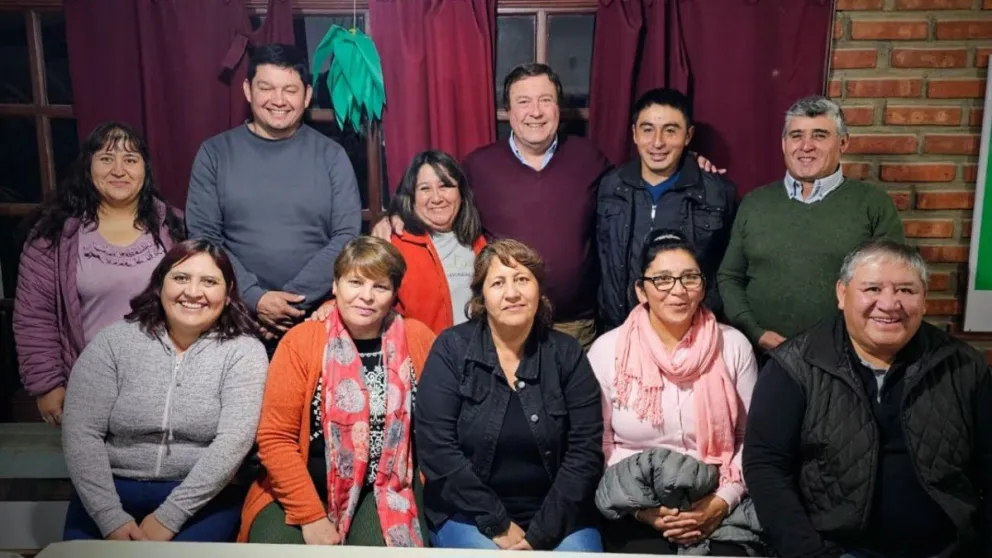 Weretilneck se reunió con intendentes y comisionados electos de la Línea Sur