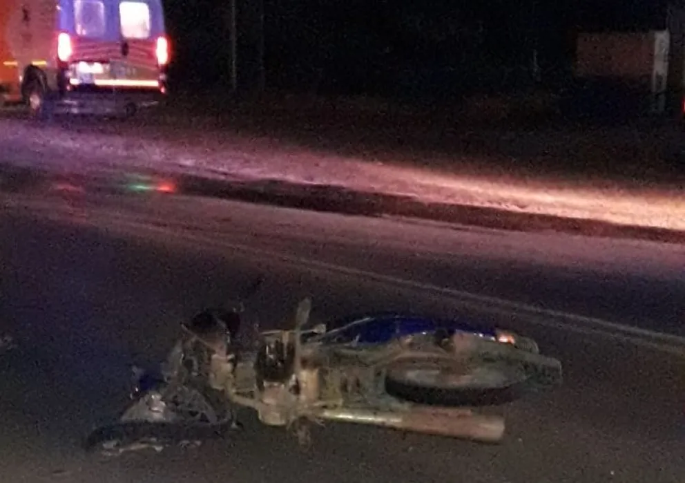 Un motociclista sufrió graves lesiones al ser atropellado en la ruta 1 frente a la UNRN