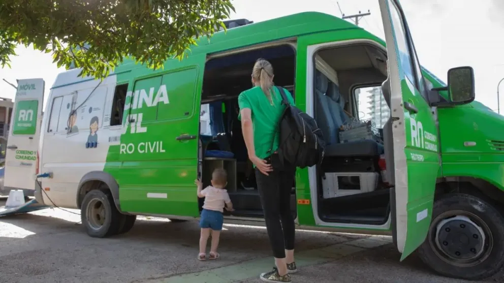 Buscan facilitar la renovación de DNI y pasaportes. 