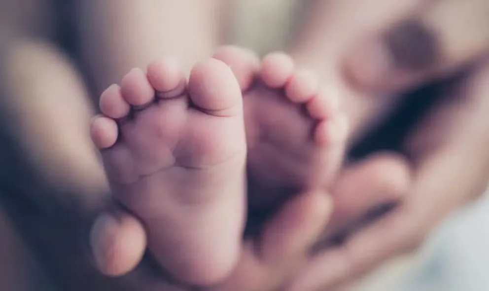 Horror: dejó a su bebé de 5 meses con la niñera y cuando volvió tenía fracturado el cráneo