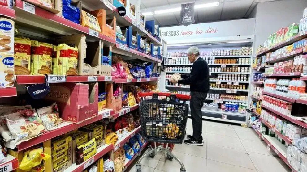 La canasta básica aumentó 6,3% en abril: cuánto necesitó una familia para no ser pobre