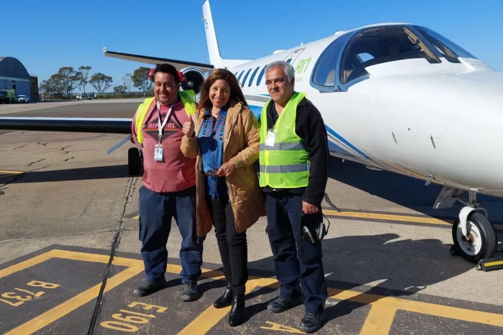 A pesar de contar con un avión propio, el gobierno sigue contratando vuelos sanitarios privados