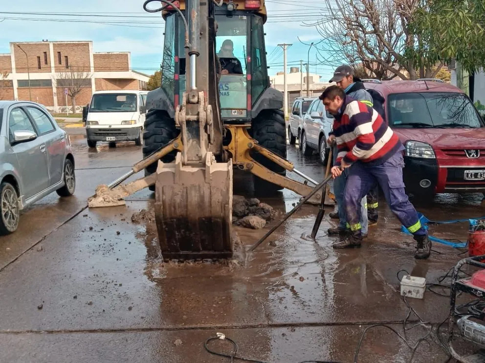 El boulevard se convirtió en un pequeño arroyo