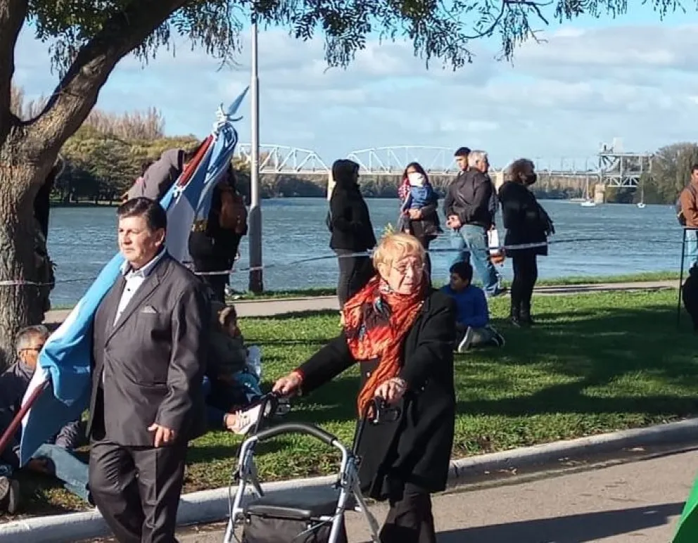 La comunidad salda una deuda con Dorita Orengo y Elena Sarracini