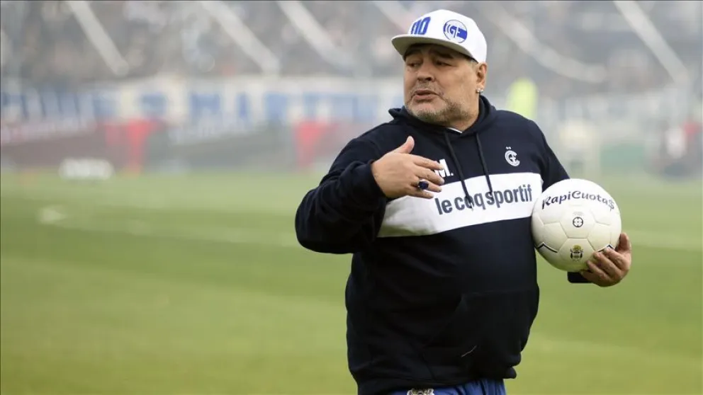 Hackearon las redes de Diego Maradona y realizaron llamativas publicaciones en su nombre