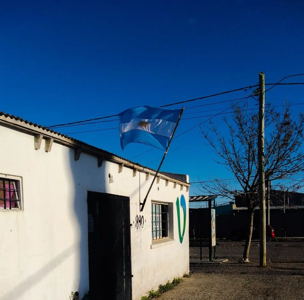 Festejan el 25 de Mayo en el barrio Mi Bandera, con locros, folclore y trabajo comunitario