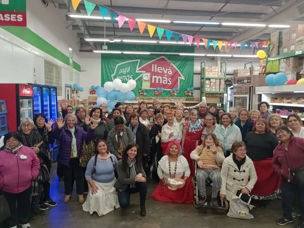 El Chango Más celebró el 25 de Mayo con bingo temático