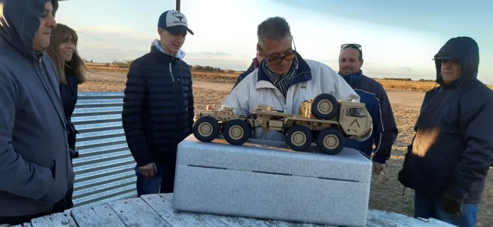 A pesar del frío el encuentro de aeromodelismo se disfruta a pleno 