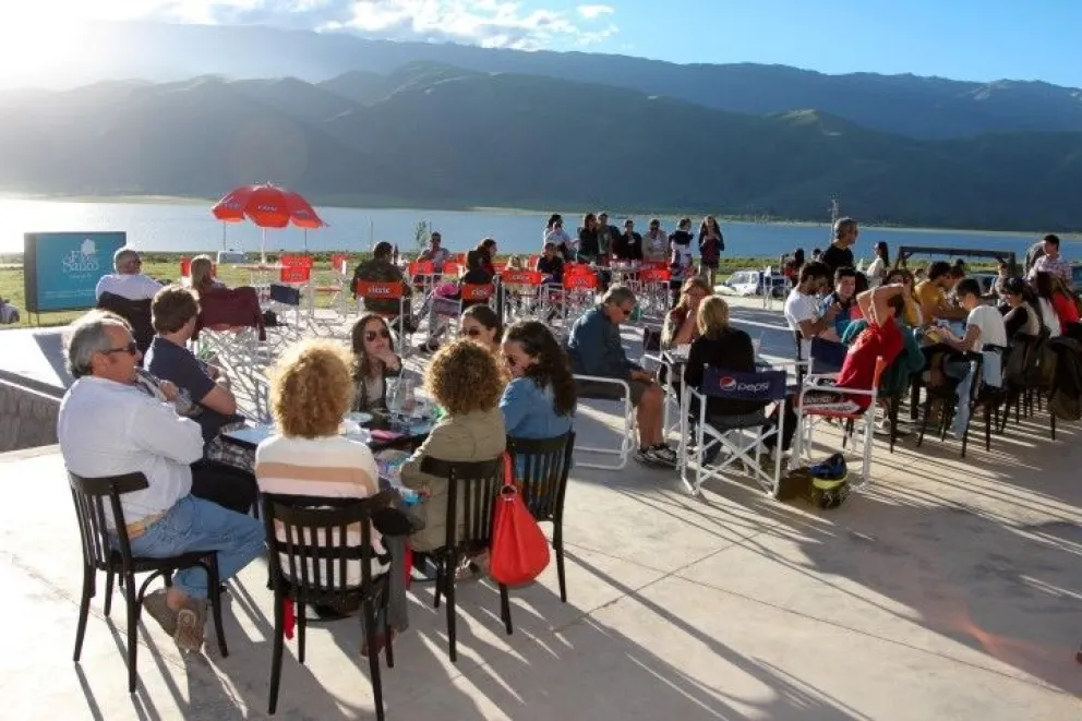 Fin de semana largo: más de 1,3 millones de turistas viajaron por el país y gastaron unos $47 mil millones