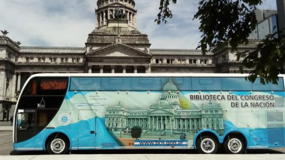Llega la Biblioteca Móvil del Congreso de la Nación a Viedma 