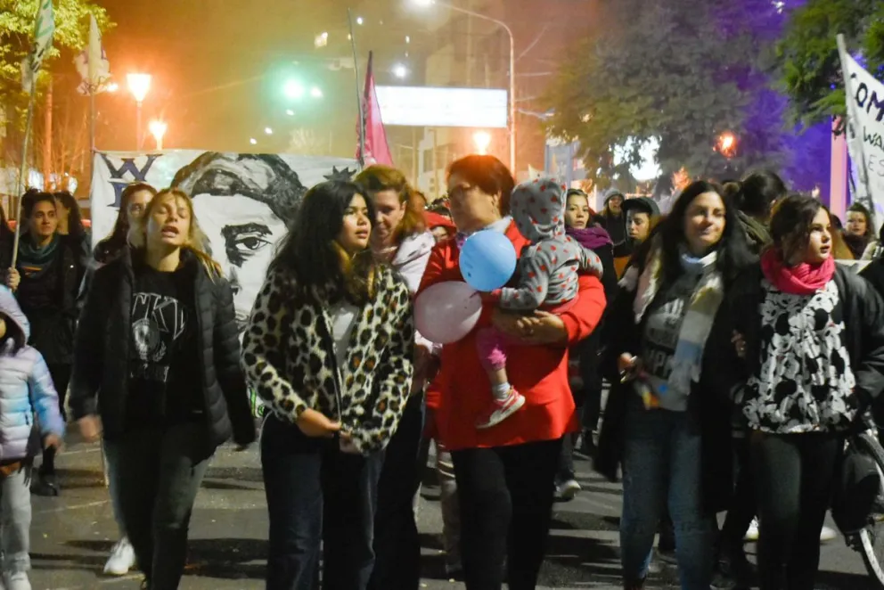 Por Silvia, por Agostina y por todas las que no están, Viedma volvió a gritar ¡Ni Una Menos!
