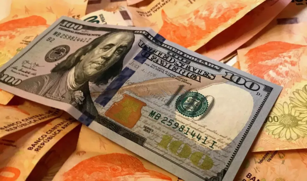 Dólar blue y dólar oficial: a cuánto cotizan este lunes 5 de junio