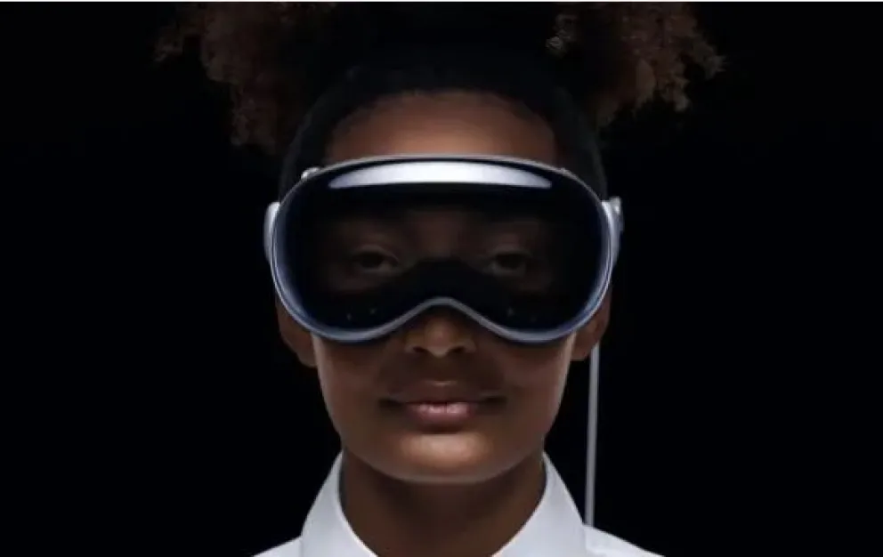Apple lanza su primer casco de realidad virtual: cómo funcionará “Vision Pro”