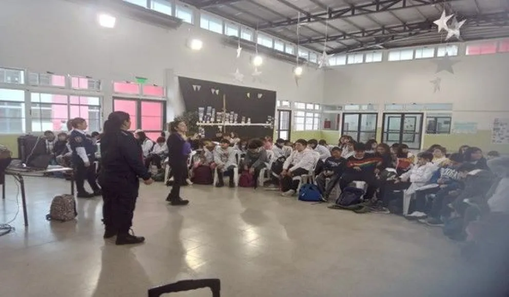 Continúan las charlas de prevención de bullying y grooming en las escuelas