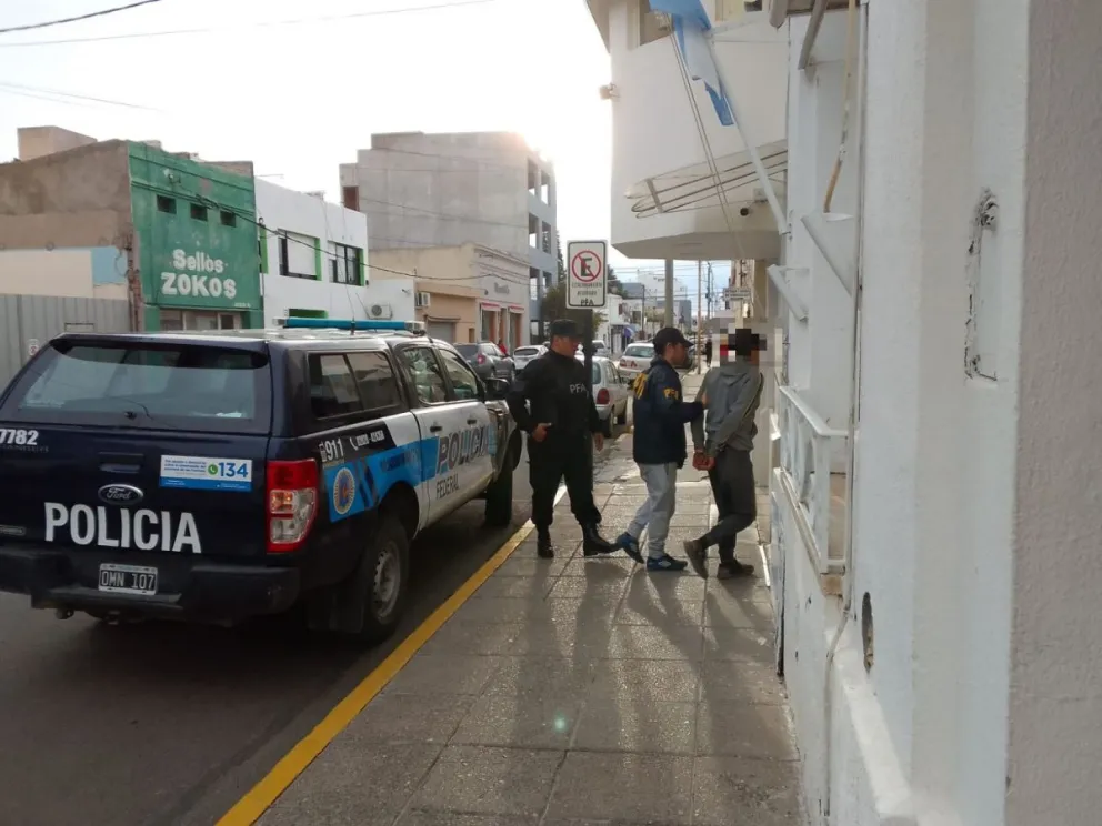 La Federal apresó a un sujeto con pedido de captura de la justicia rionegrina