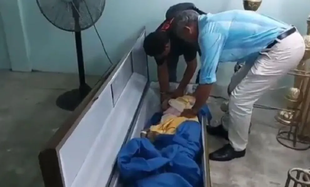 Horror: una anciana se despertó dentro del ataúd durante su velorio