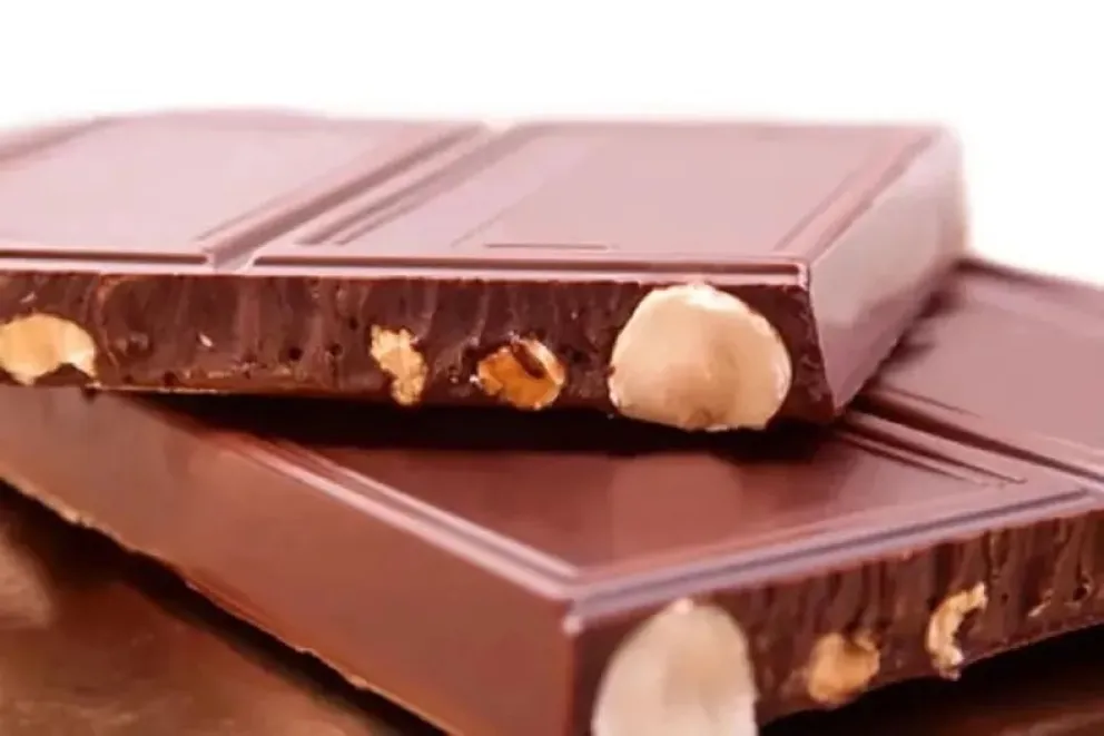 ANMAT prohibió dos golosinas con chocolate y maní