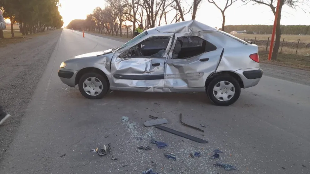 Un automovilista colisionó contra un camión en el acceso a Villalonga