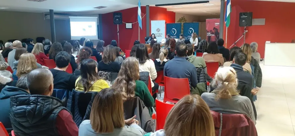 Presentaron un libro que muestra la inserción de la mujer en la política rionegrina 