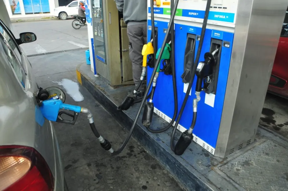 Aumento de combustible: cómo quedaron los precios en Viedma y en qué estación conviene cargar
